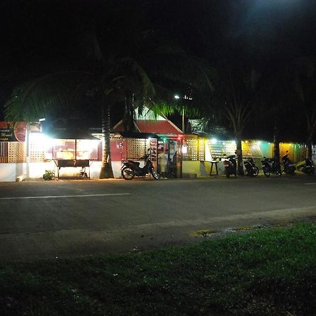 Bohemian Hostel Panglao Exterior foto